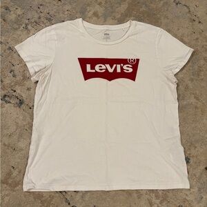 Levi’s T-shirt